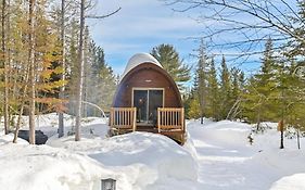 Chalet Alice A Louer Avec Spa Mauricie